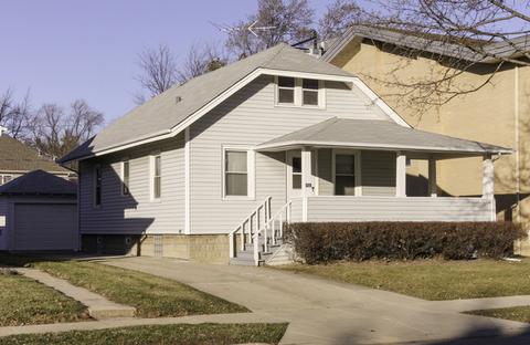 936 E Thacker St, Des Plaines, IL 60016 photo 2