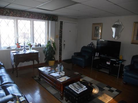 15332 Parkside Dr, Markham, IL 60428 photo 3