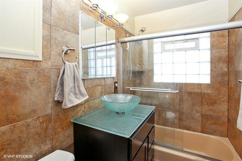 208 E Westview Ct, Addison, IL 60101 photo 9