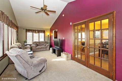 208 E Westview Ct, Addison, IL 60101 photo 8