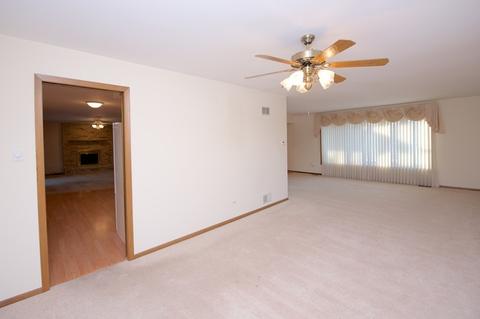 15505 Pine Rd, Oak Forest, IL 60452 photo 3