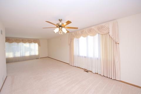 15505 Pine Rd, Oak Forest, IL 60452 photo 4