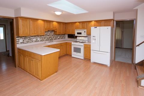 15505 Pine Rd, Oak Forest, IL 60452 photo 8
