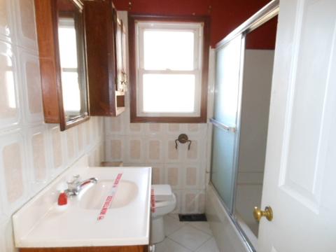 726 S Wolf Rd, Des Plaines, IL 60016 photo 8