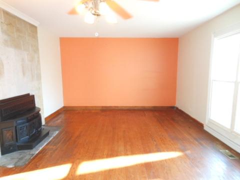 726 S Wolf Rd, Des Plaines, IL 60016 photo 3