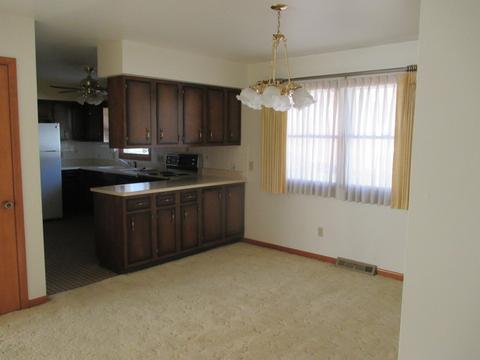 2327 15th St, Peru, IL 61354 photo 3