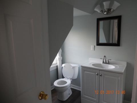 554 Bangs St, Aurora, IL 60505 photo 4
