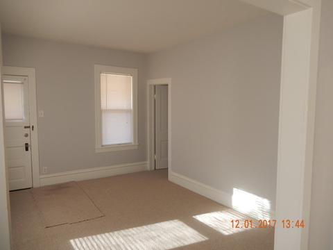 554 Bangs St, Aurora, IL 60505 photo 2