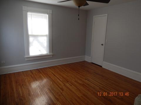 554 Bangs St, Aurora, IL 60505 photo 12