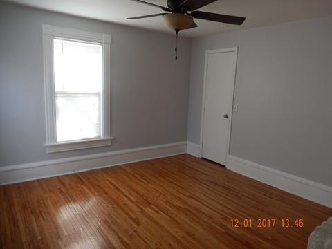 554 Bangs St, Aurora, IL 60505 photo 14