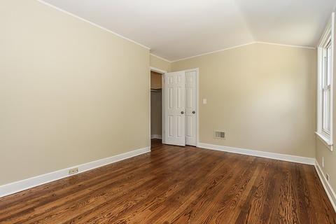 976 S Wolf Rd, Des Plaines, IL 60016 photo 15