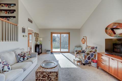 1515 Devonshire Dr, Champaign, IL 61821 photo 7