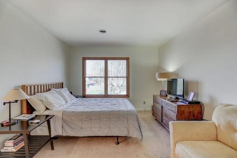 1515 Devonshire Dr, Champaign, IL 61821 photo 20
