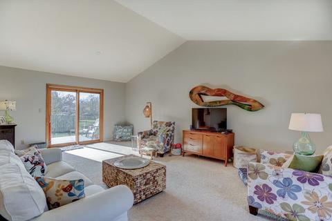 1515 Devonshire Dr, Champaign, IL 61821 photo 6