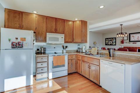 1515 Devonshire Dr, Champaign, IL 61821 photo 9