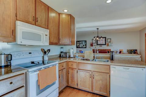 1515 Devonshire Dr, Champaign, IL 61821 photo 10