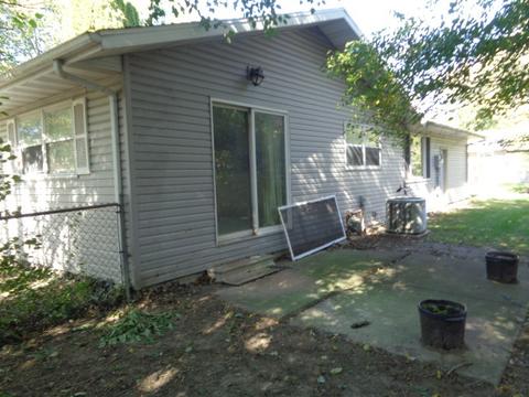211 Alexander Dr, Rantoul, IL 61866 photo 4