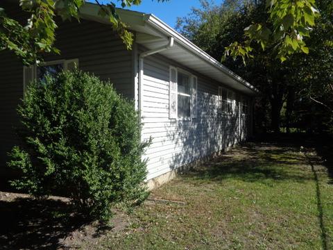 211 Alexander Dr, Rantoul, IL 61866 photo 2