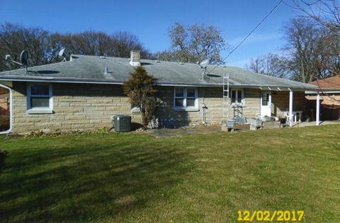 412 E Bevan Dr, Joliet, IL 60435 photo 2