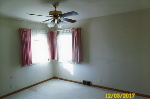 412 E Bevan Dr, Joliet, IL 60435 photo 11