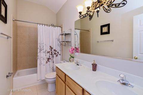 637 Prestwick Ln, Wheeling, IL 60090 photo 7