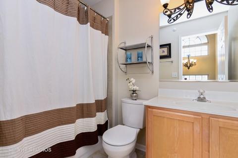 637 Prestwick Ln, Wheeling, IL 60090 photo 9