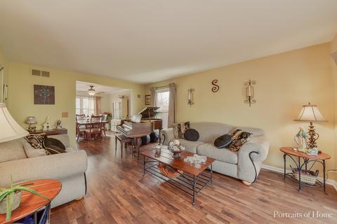 4920 Clover Ln, Plainfield, IL 60586 photo 3
