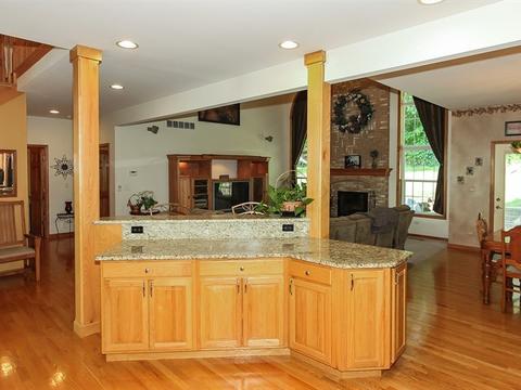 226 S Devon Ave, Bartlett, IL 60103 photo 10