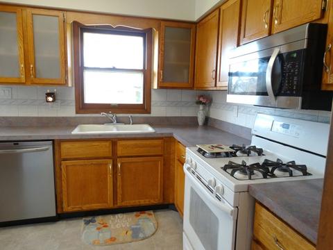 1020 E Division St, Lockport, IL 60441 photo 5