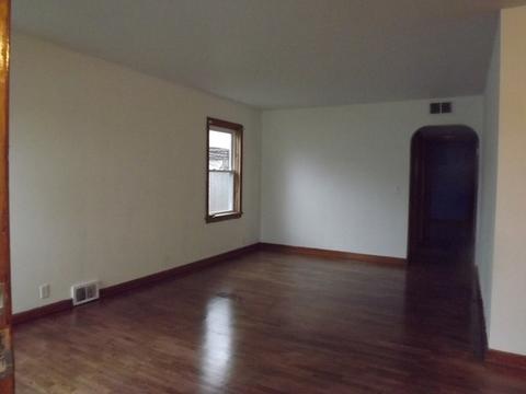607 E Cherry St, Watseka, IL 60970 photo 7