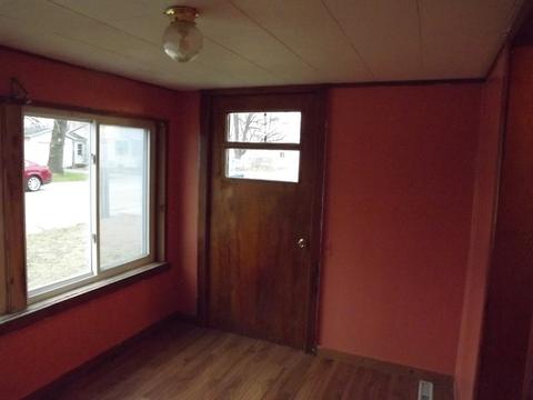 607 E Cherry St, Watseka, IL 60970 photo 10