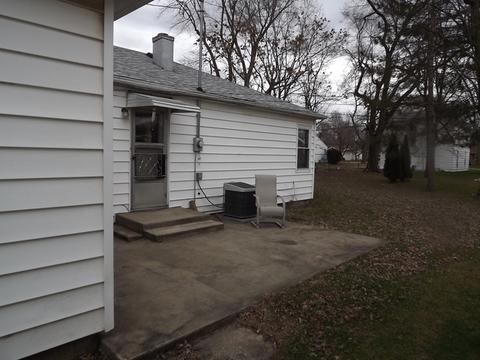 607 E Cherry St, Watseka, IL 60970 photo 22
