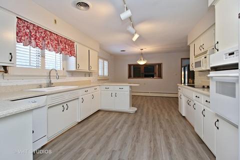 1150 S Poplar Ave, Kankakee, IL 60901 photo 3