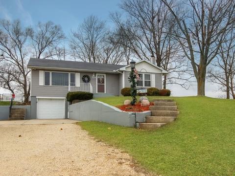 514 N Tower Rd, Freeport, IL 61032 photo 2