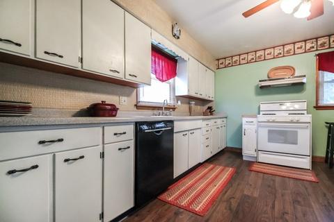 514 N Tower Rd, Freeport, IL 61032 photo 16