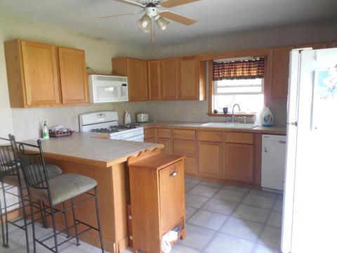 240 E 3rd St, Sheridan, IL 60551 photo 2