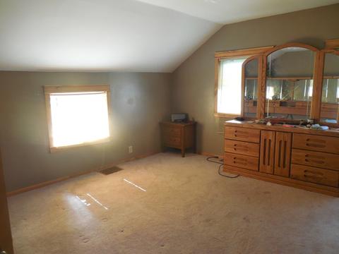 240 E 3rd St, Sheridan, IL 60551 photo 11