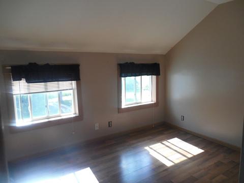 240 E 3rd St, Sheridan, IL 60551 photo 10