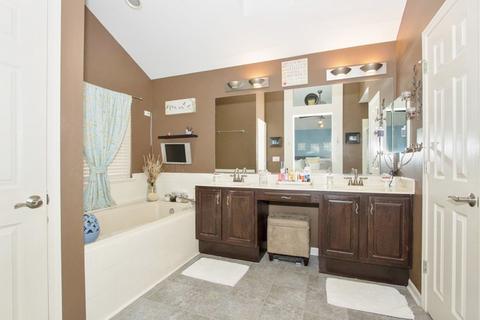 1482 Newcastle Ln, Bartlett, IL 60103 photo 14