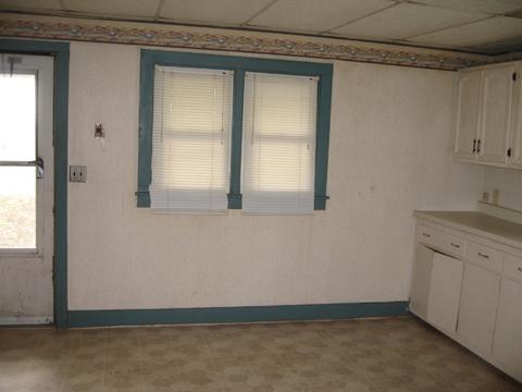 421 W 9th St, Mcnabb, IL 61335 photo 6