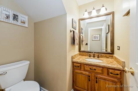 1110 Deep Woods Dr, Elgin, IL 60120 photo 11