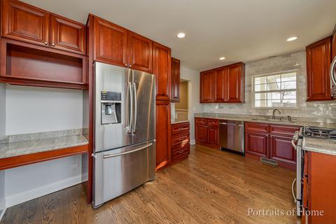 515 W 2nd St, Elmhurst, IL 60126 photo 2