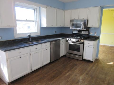 312 Oakbrook Ct, Bartlett, IL 60103 photo 2