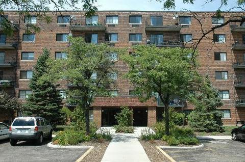 500 Manda Ln #512, Wheeling, IL 60090 photo 1