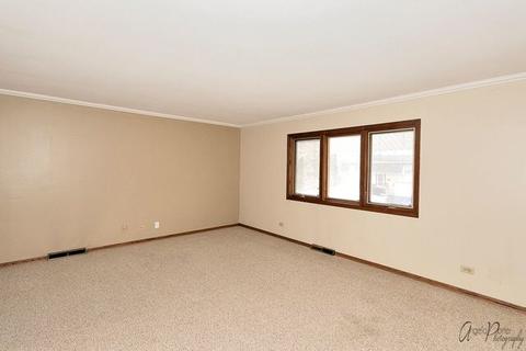 3820 Lexington Dr, Hoffman Estates, IL 60192 photo 10