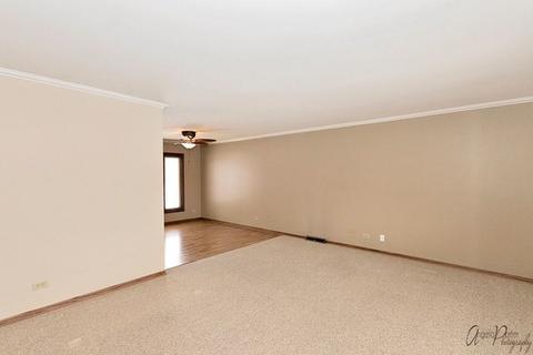 3820 Lexington Dr, Hoffman Estates, IL 60192 photo 9