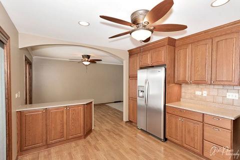 3820 Lexington Dr, Hoffman Estates, IL 60192 photo 5