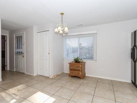 253 S Weston Ave, Elgin, IL 60123 photo 9