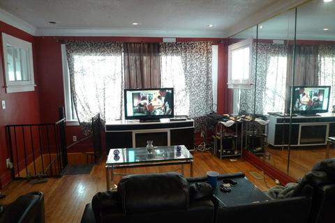 1522 E 77th St, Chicago, IL 60619 photo 2