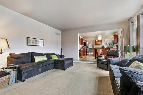 227 Edgewood Dr, Minooka, IL 60447 photo 10